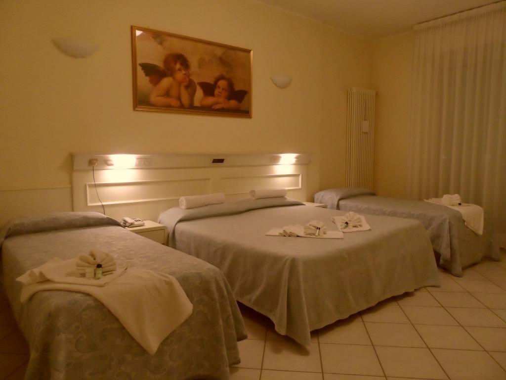 Hotel Arizona 里乔内 客房 照片