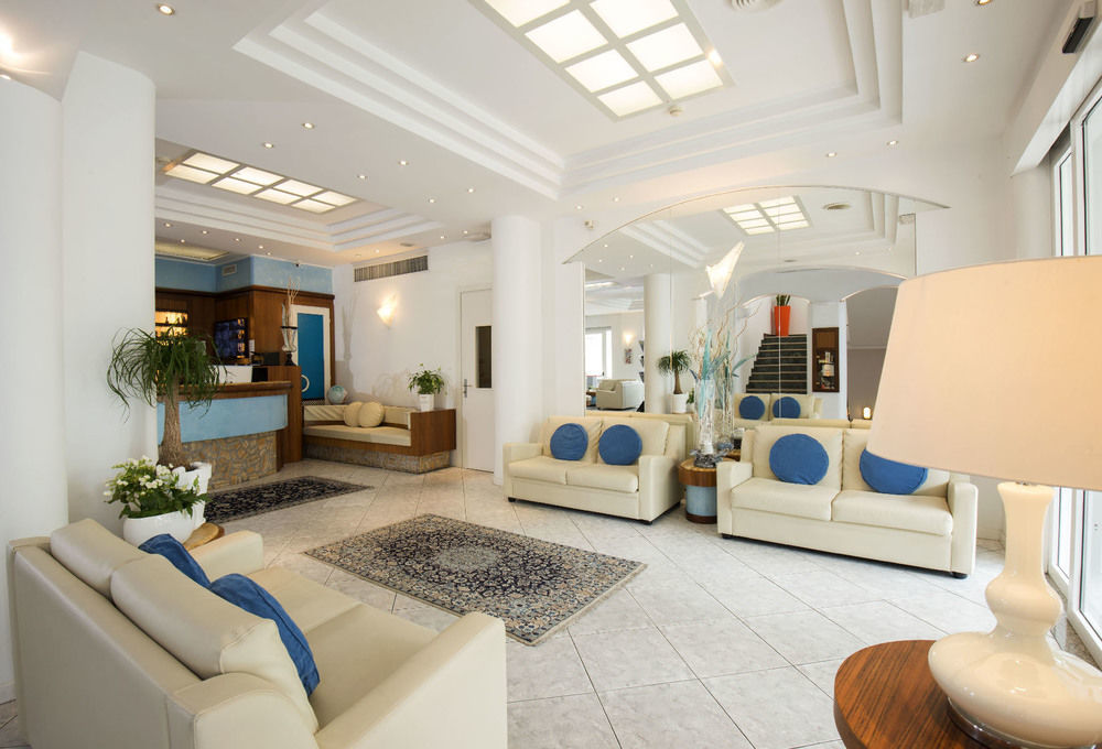 Hotel Arizona 里乔内 外观 照片