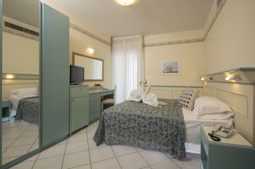 Hotel Arizona 里乔内 外观 照片